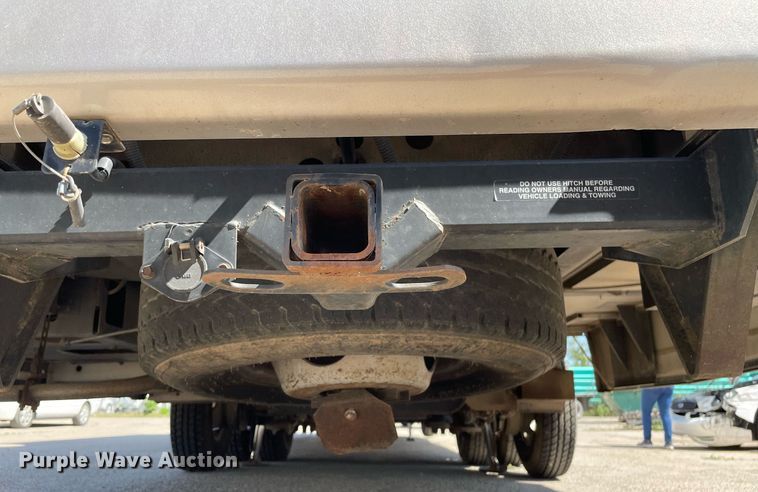 image for item LY9610 1998 Winnebago Adventurer  RV