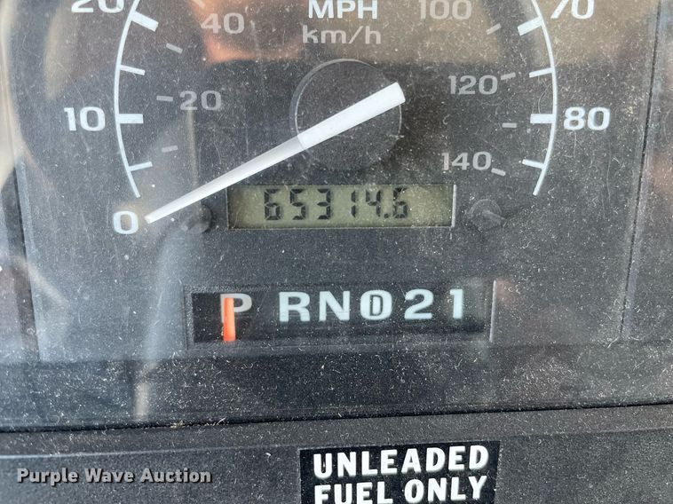 image for item LY9610 1998 Winnebago Adventurer  RV