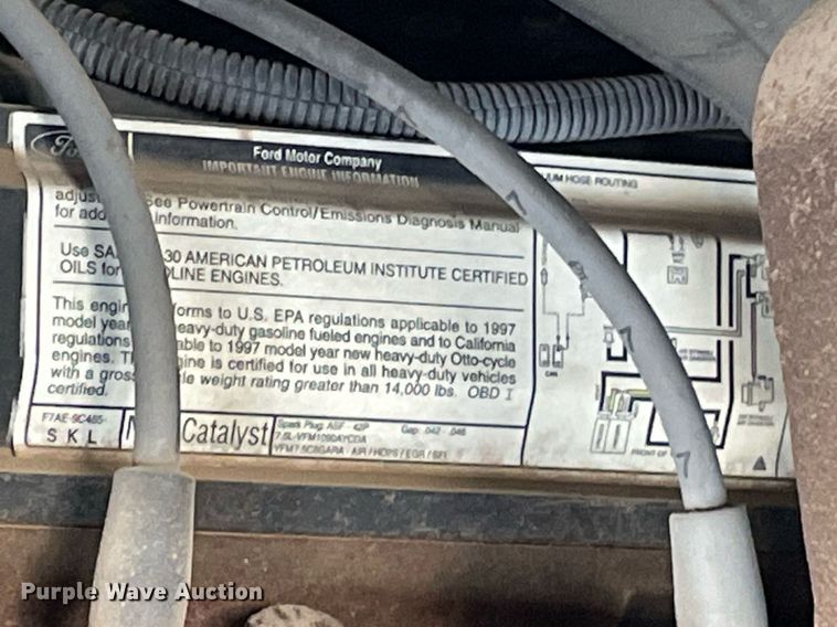 image for item LY9610 1998 Winnebago Adventurer  RV