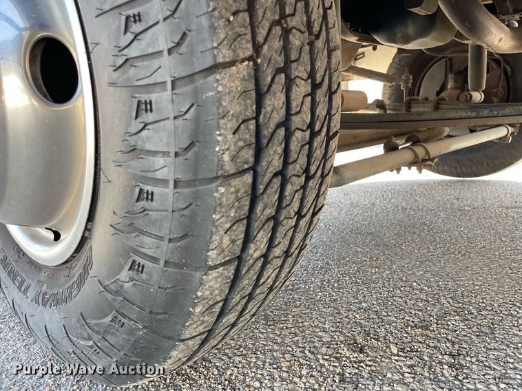 image for item LY9610 1998 Winnebago Adventurer  RV