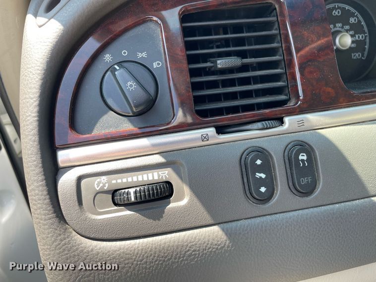 image for item LY9611 2010 Lincoln Town Car