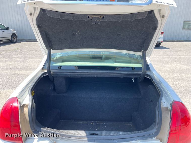 image for item LY9611 2010 Lincoln Town Car