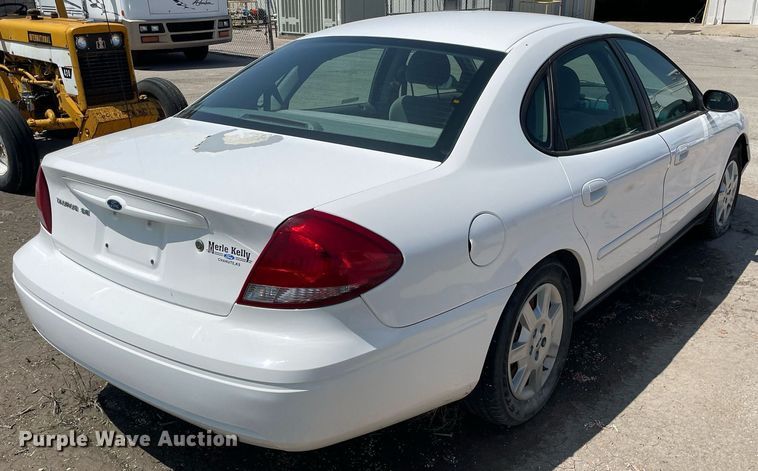 image for item LY9612 2007 Ford Taurus