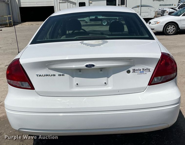 image for item LY9612 2007 Ford Taurus