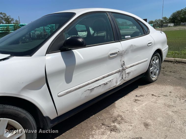 image for item LY9612 2007 Ford Taurus