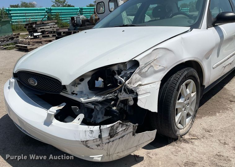 image for item LY9612 2007 Ford Taurus