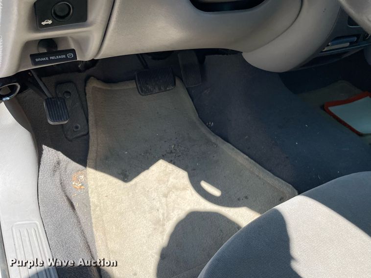 image for item LY9612 2007 Ford Taurus