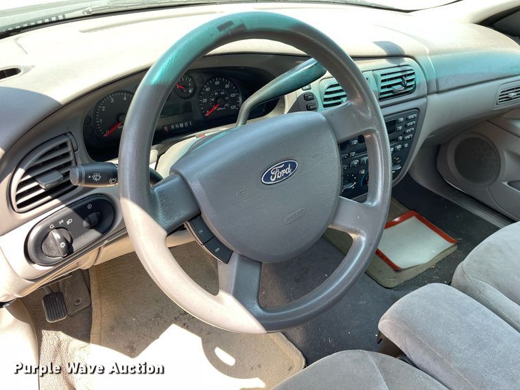 image for item LY9612 2007 Ford Taurus