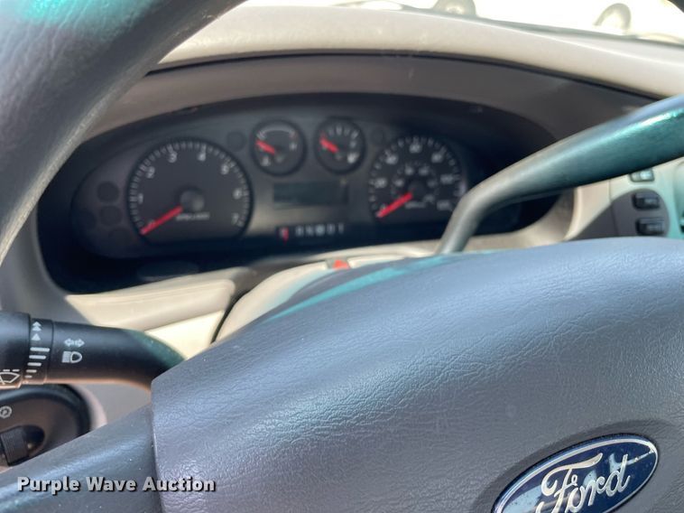 image for item LY9612 2007 Ford Taurus