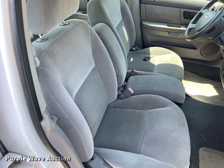 image for item LY9612 2007 Ford Taurus