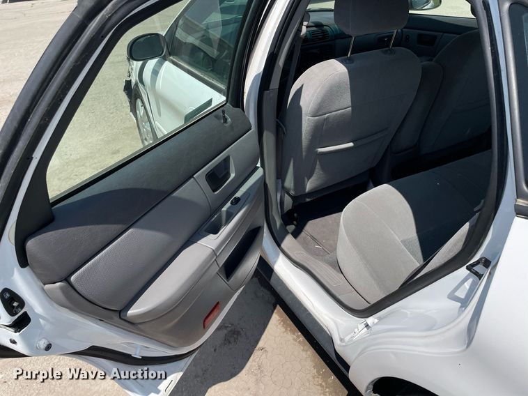 image for item LY9612 2007 Ford Taurus