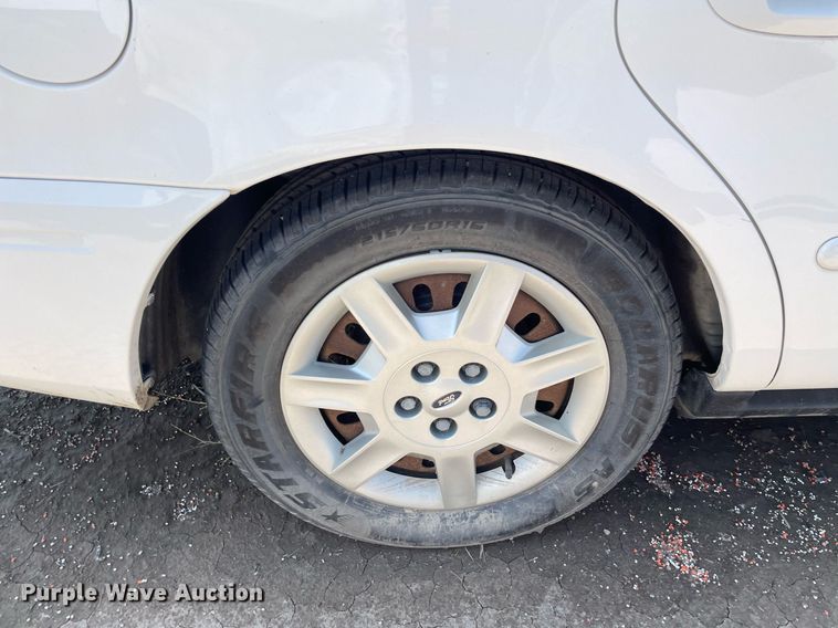 image for item LY9612 2007 Ford Taurus