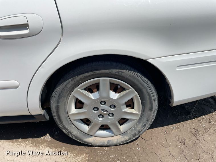 image for item LY9612 2007 Ford Taurus