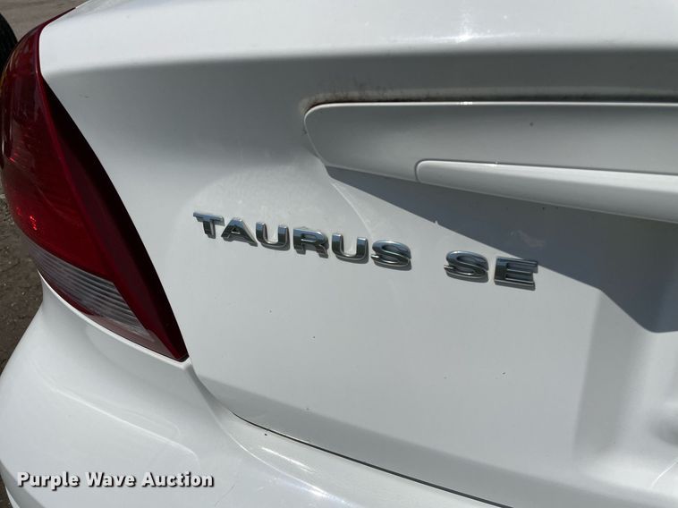 image for item LY9612 2007 Ford Taurus