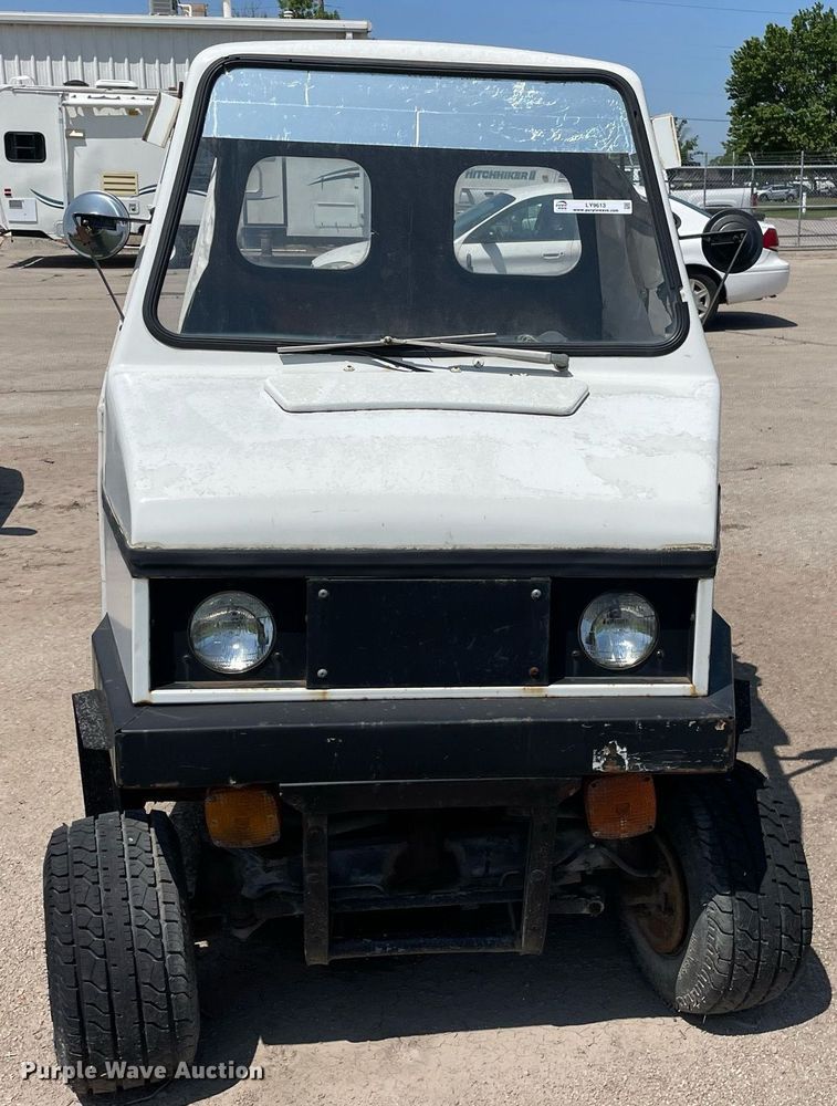 image for item LY9613 1984 Cushman 898532-8410  utility vehicle