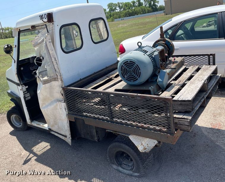 image for item LY9613 1984 Cushman 898532-8410  utility vehicle