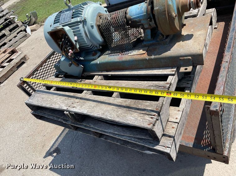 image for item LY9613 1984 Cushman 898532-8410  utility vehicle