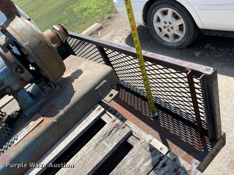 image for item LY9613 1984 Cushman 898532-8410  utility vehicle