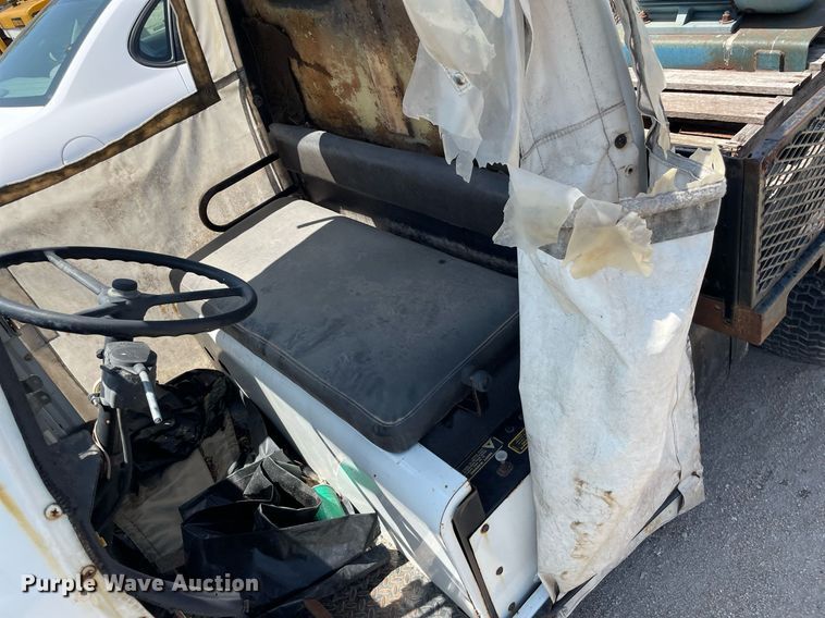 image for item LY9613 1984 Cushman 898532-8410  utility vehicle