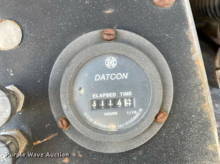 image for item LY9613 1984 Cushman 898532-8410  utility vehicle