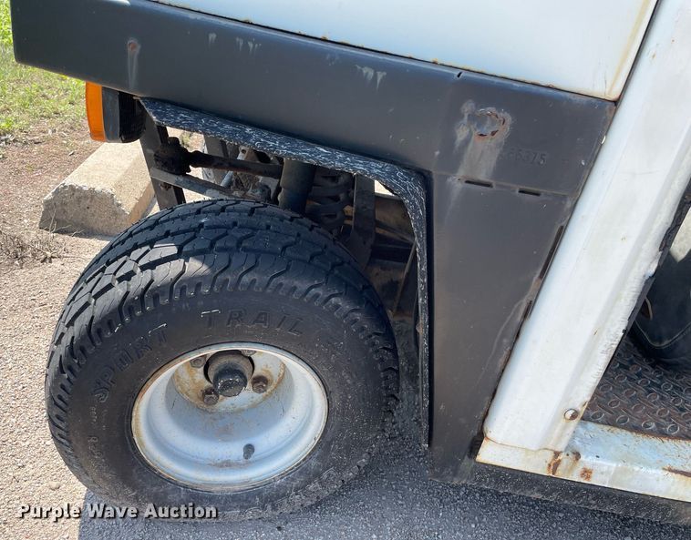 image for item LY9613 1984 Cushman 898532-8410  utility vehicle