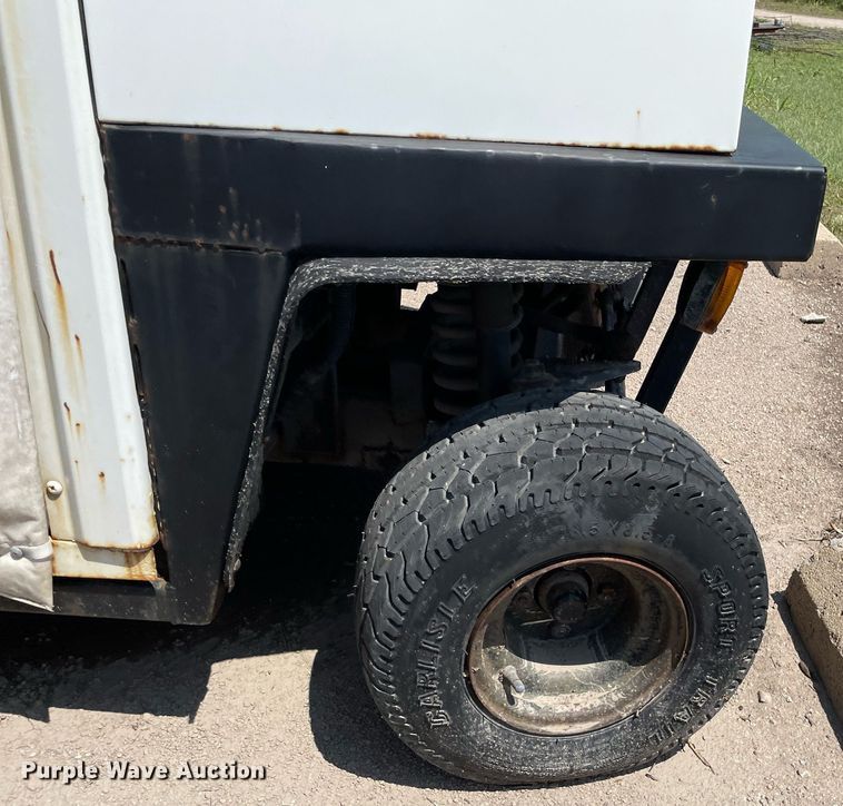 image for item LY9613 1984 Cushman 898532-8410  utility vehicle