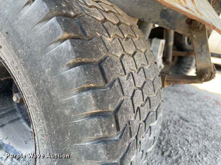 image for item LY9613 1984 Cushman 898532-8410  utility vehicle