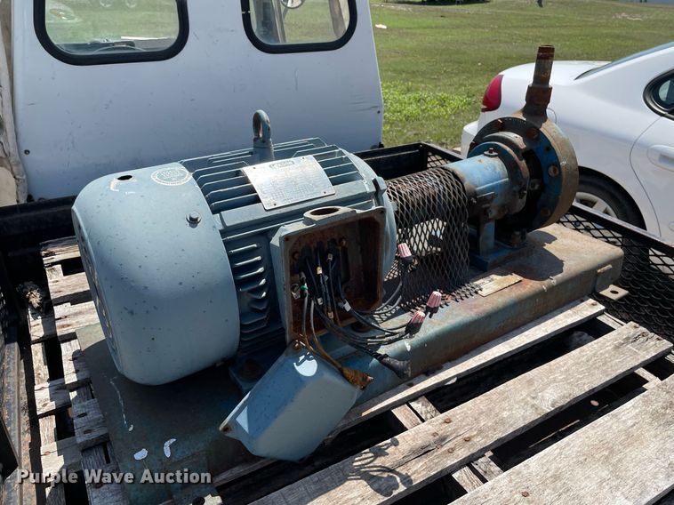 image for item LY9613 1984 Cushman 898532-8410  utility vehicle