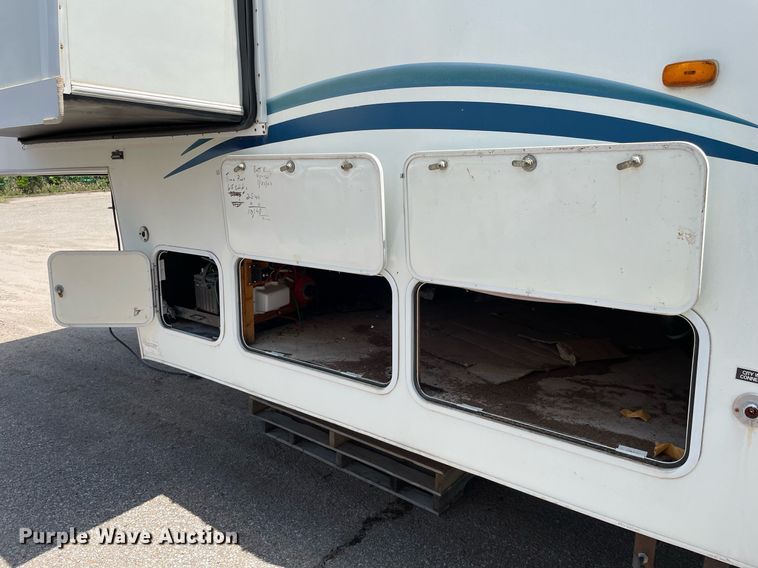 image for item LY9614 1997 Nu Wa Hitchhiker II  camper