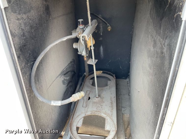 image for item LY9614 1997 Nu Wa Hitchhiker II  camper