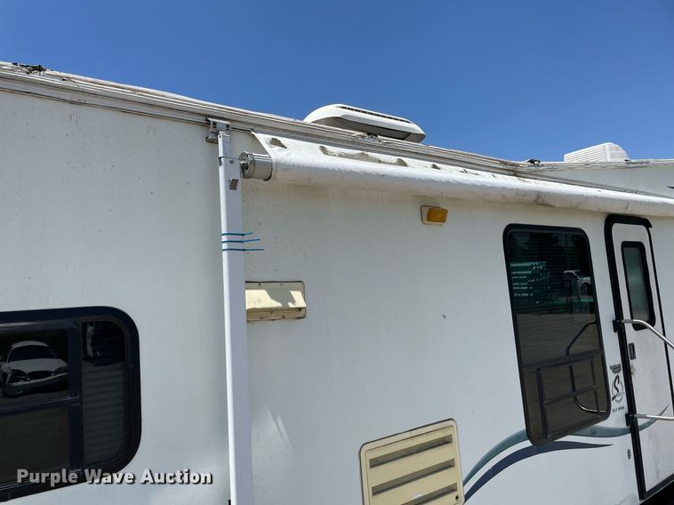 image for item LY9614 1997 Nu Wa Hitchhiker II  camper