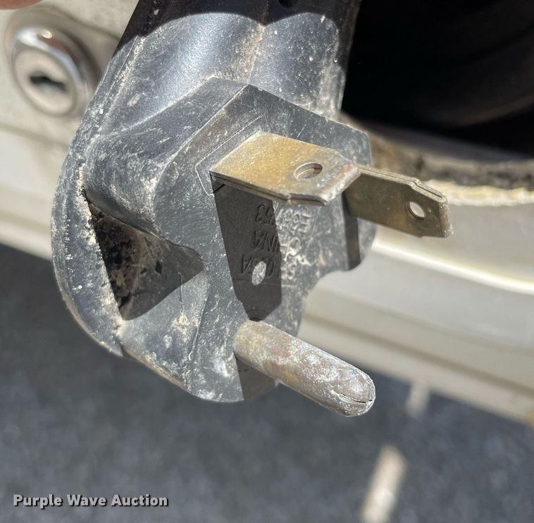 image for item LY9614 1997 Nu Wa Hitchhiker II  camper