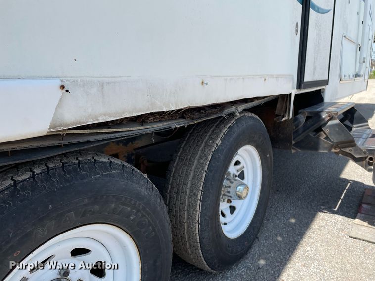 image for item LY9614 1997 Nu Wa Hitchhiker II  camper