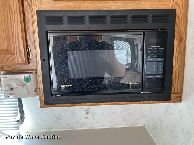 image for item LY9614 1997 Nu Wa Hitchhiker II  camper