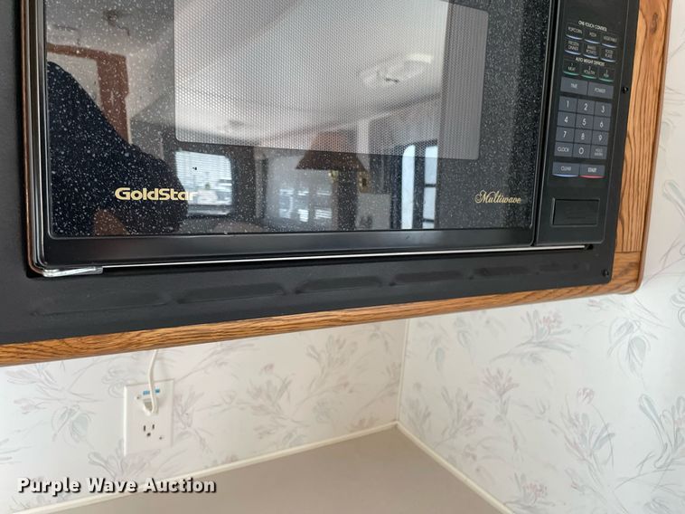 image for item LY9614 1997 Nu Wa Hitchhiker II  camper