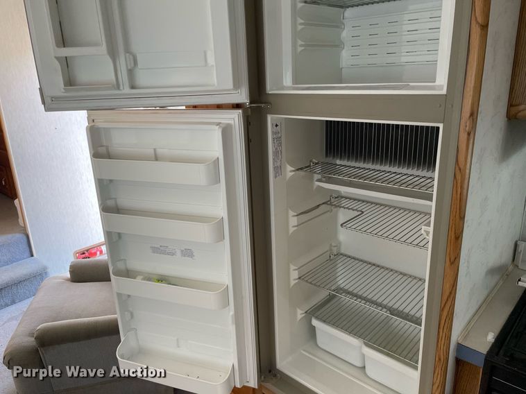 image for item LY9614 1997 Nu Wa Hitchhiker II  camper