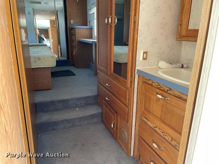 image for item LY9614 1997 Nu Wa Hitchhiker II  camper