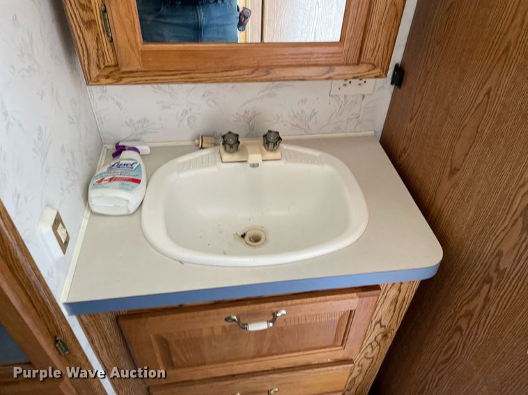 image for item LY9614 1997 Nu Wa Hitchhiker II  camper