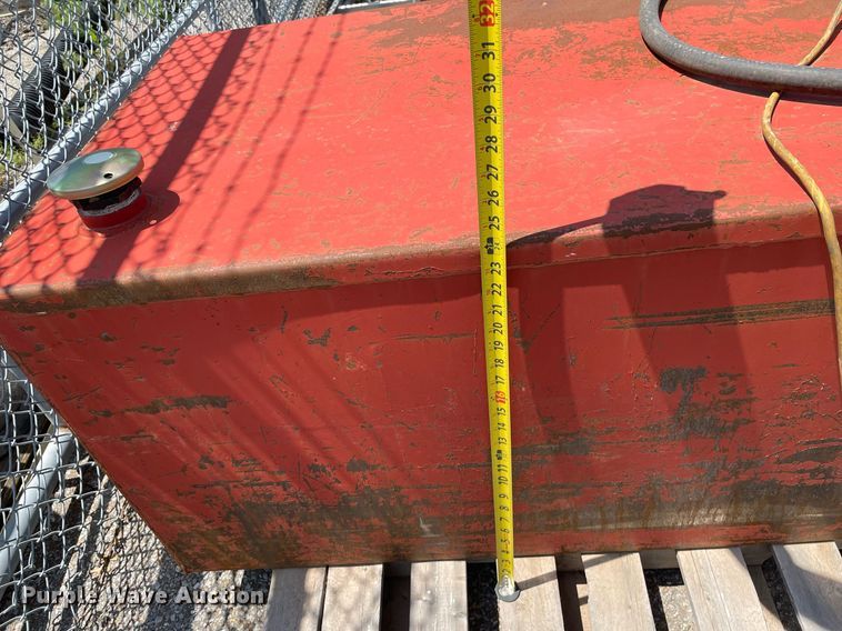 image for item LY9617 Auxiliary fuel tank