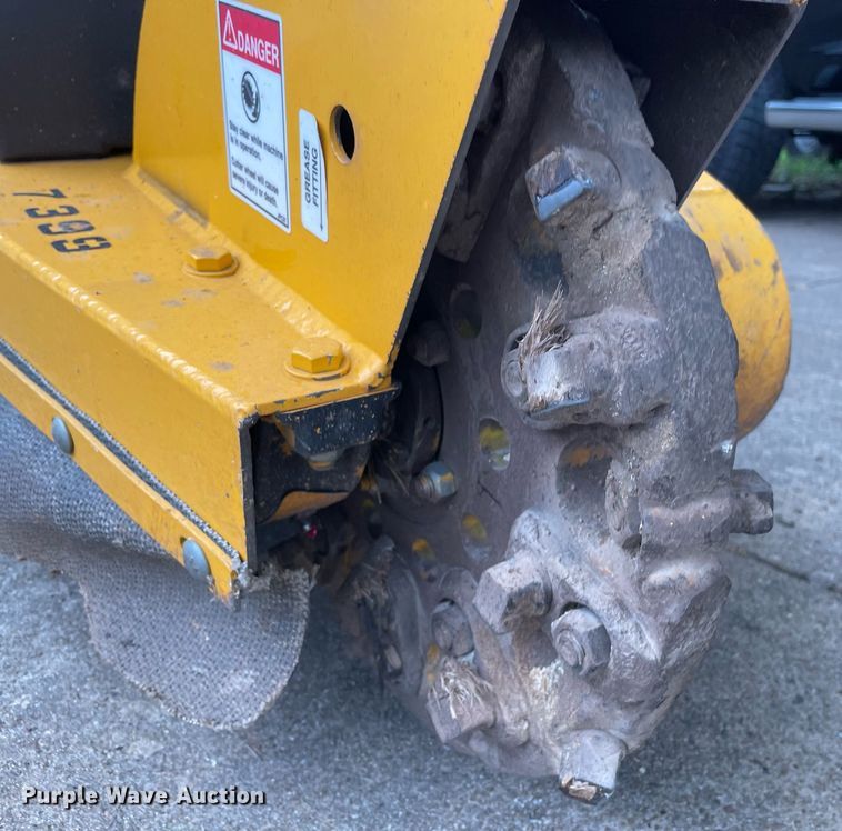 image for item LY9673 2018 Carlton SP2000  stump grinder