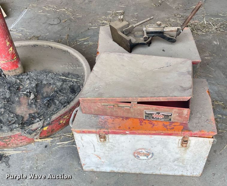 image for item LY9694 Sioux 645  valve grinder