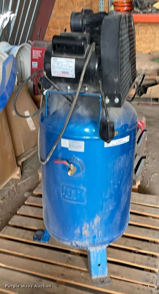 image for item LY9697 Puma PK-6040V  air compressor