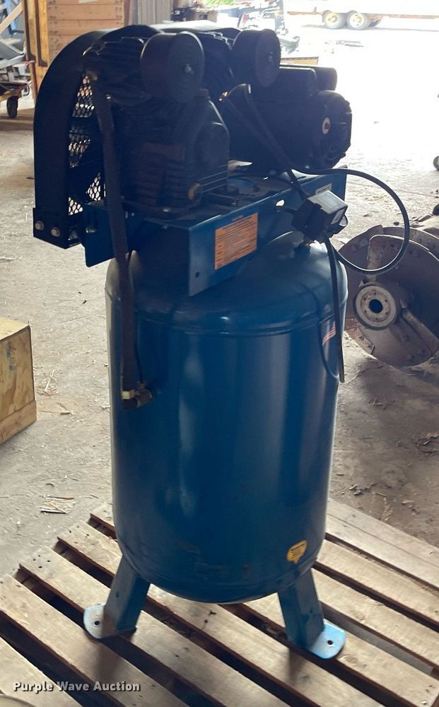 image for item LY9697 Puma PK-6040V  air compressor