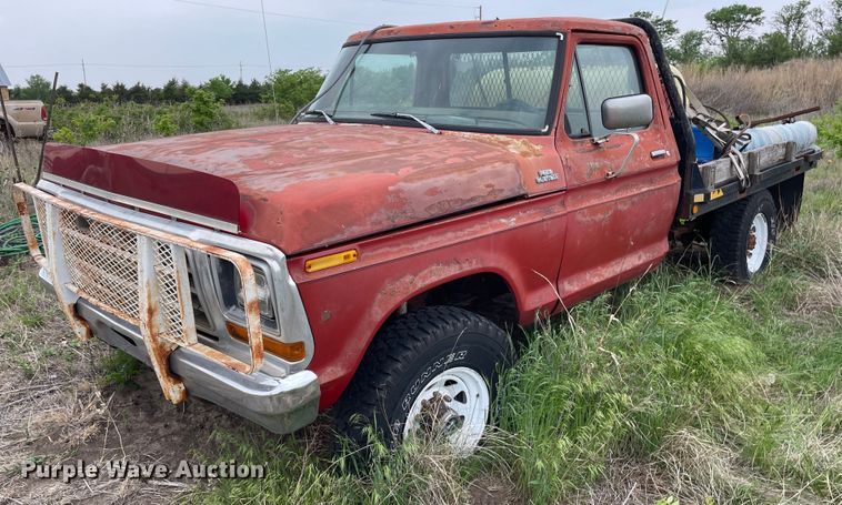 image for item LY9714 1979 Ford F250  flatbed pickup truck
