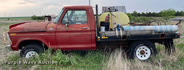 image for item LY9714 1979 Ford F250  flatbed pickup truck