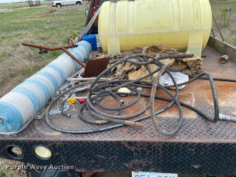 image for item LY9714 1979 Ford F250  flatbed pickup truck