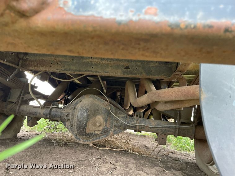 image for item LY9714 1979 Ford F250  flatbed pickup truck