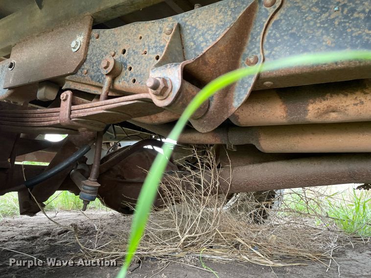 image for item LY9714 1979 Ford F250  flatbed pickup truck