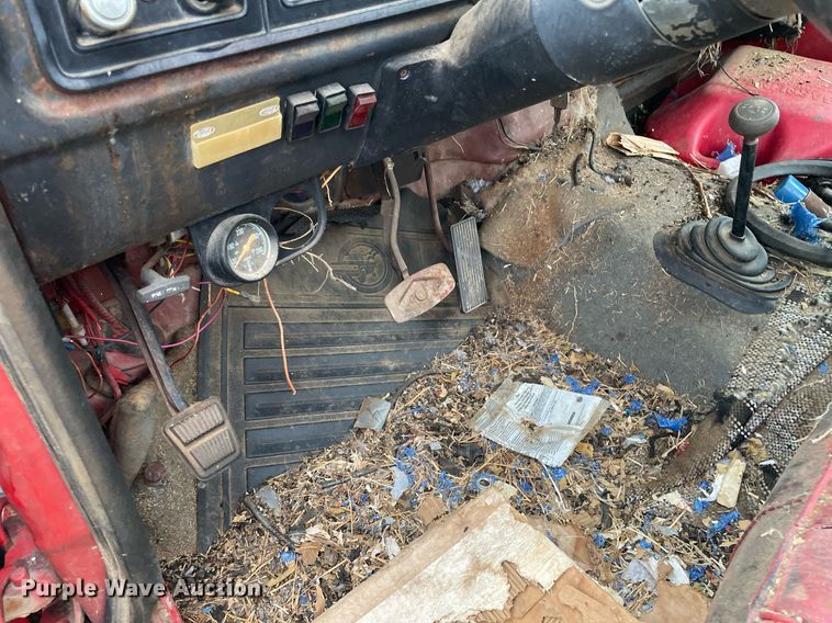 image for item LY9714 1979 Ford F250  flatbed pickup truck