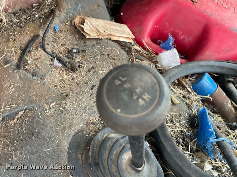 image for item LY9714 1979 Ford F250  flatbed pickup truck